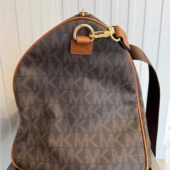 Michael Kors MK Brown Logo Travel Bag - Picture 5 of 16